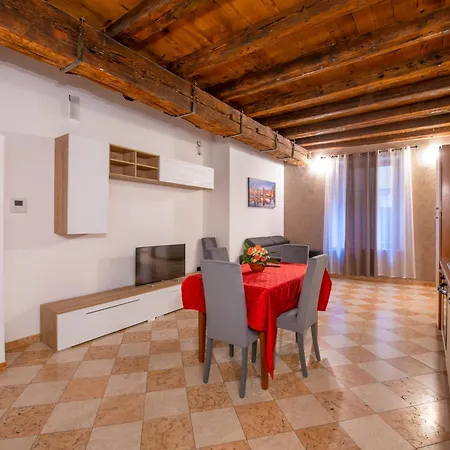 Palace Mazzini Center Apartament *
