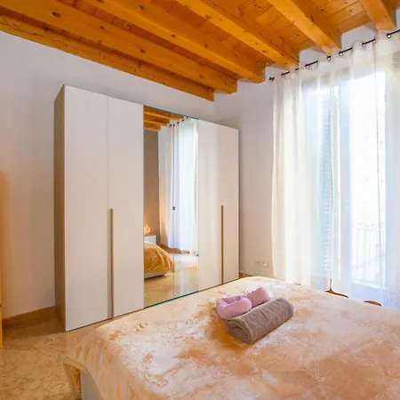 Palace Mazzini Center * Verona