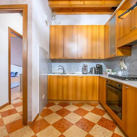 Palace Mazzini Center * Verona